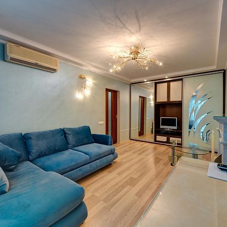 Apartamenty Na Dragomirova 10A Kiev Esterno foto