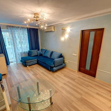 Apartamenty Na Dragomirova 10A Kiev Esterno foto