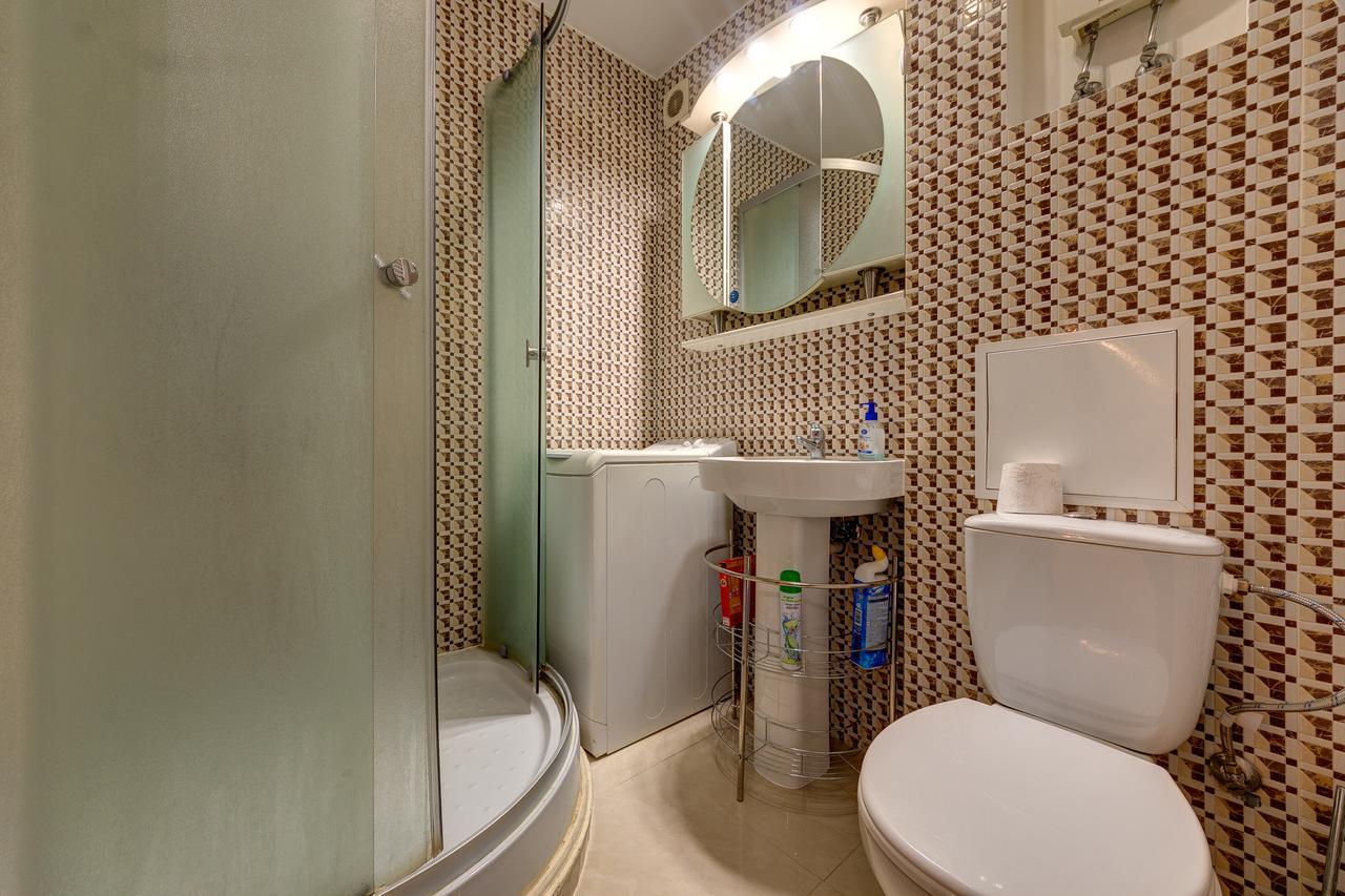Apartamenty Na Dragomirova 10A Kiev Esterno foto