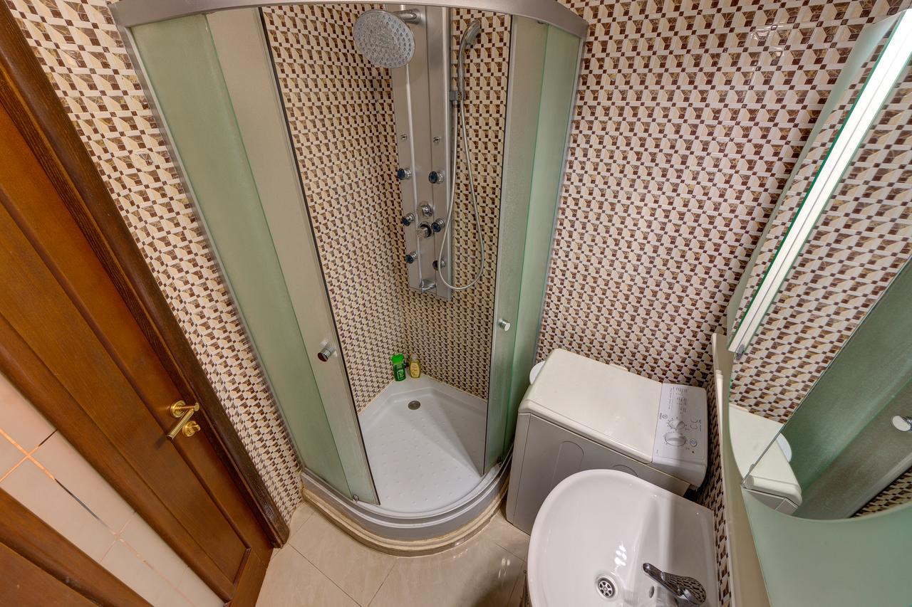 Apartamenty Na Dragomirova 10A Kiev Esterno foto